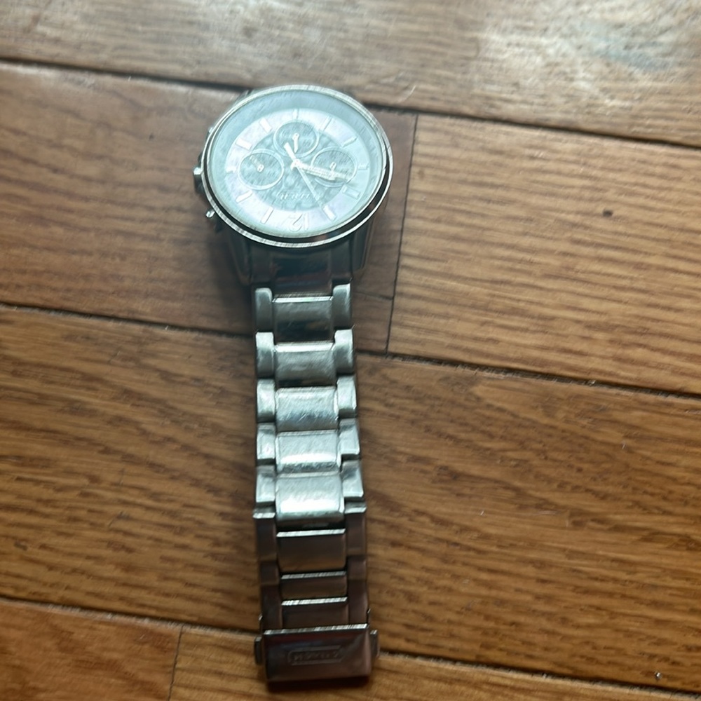 Pre-love coach watch. Needs new batteries. - Picture 5 of 7